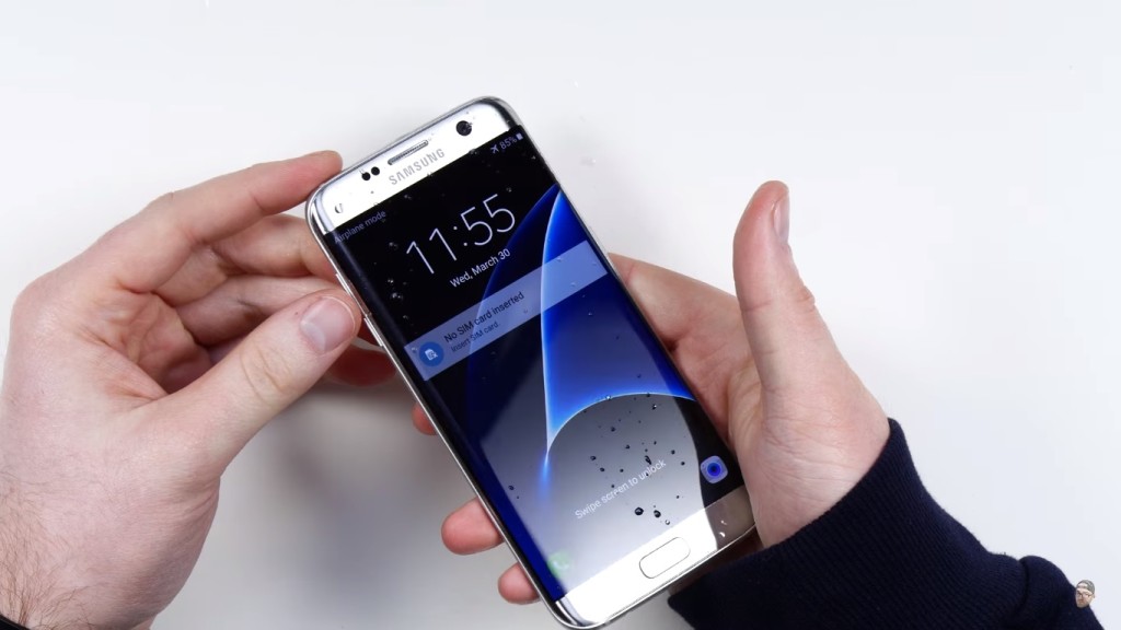 Galaxy S7 Edge Immersed in water for 16 hours 1