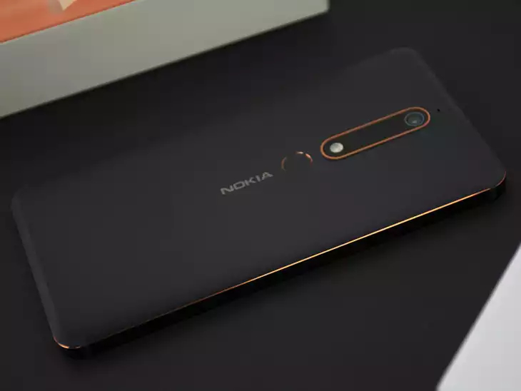 顏值與屏佔比升級：第二代 Nokia 6 真機圖曝光；金邊點綴設計好尊貴！ 4