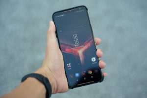 Snapdragon 855+處理器，120Hz屏幕，電競元素設計：Asus ROG Phone 2手機評測！ 57