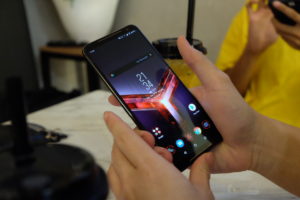 Snapdragon 855+處理器，120Hz屏幕，電競元素設計：Asus ROG Phone 2手機評測！ 112