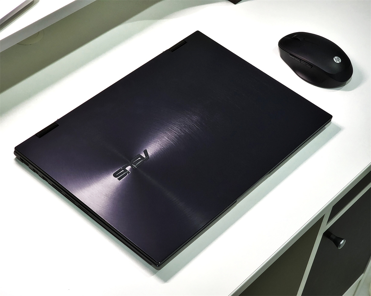 Asus Zenbook 14 Flip OLED 體驗評測：主打輕薄+可翻轉設計的工作型筆電；2.8K OLED 屏讓您一【見】鍾情！ 3