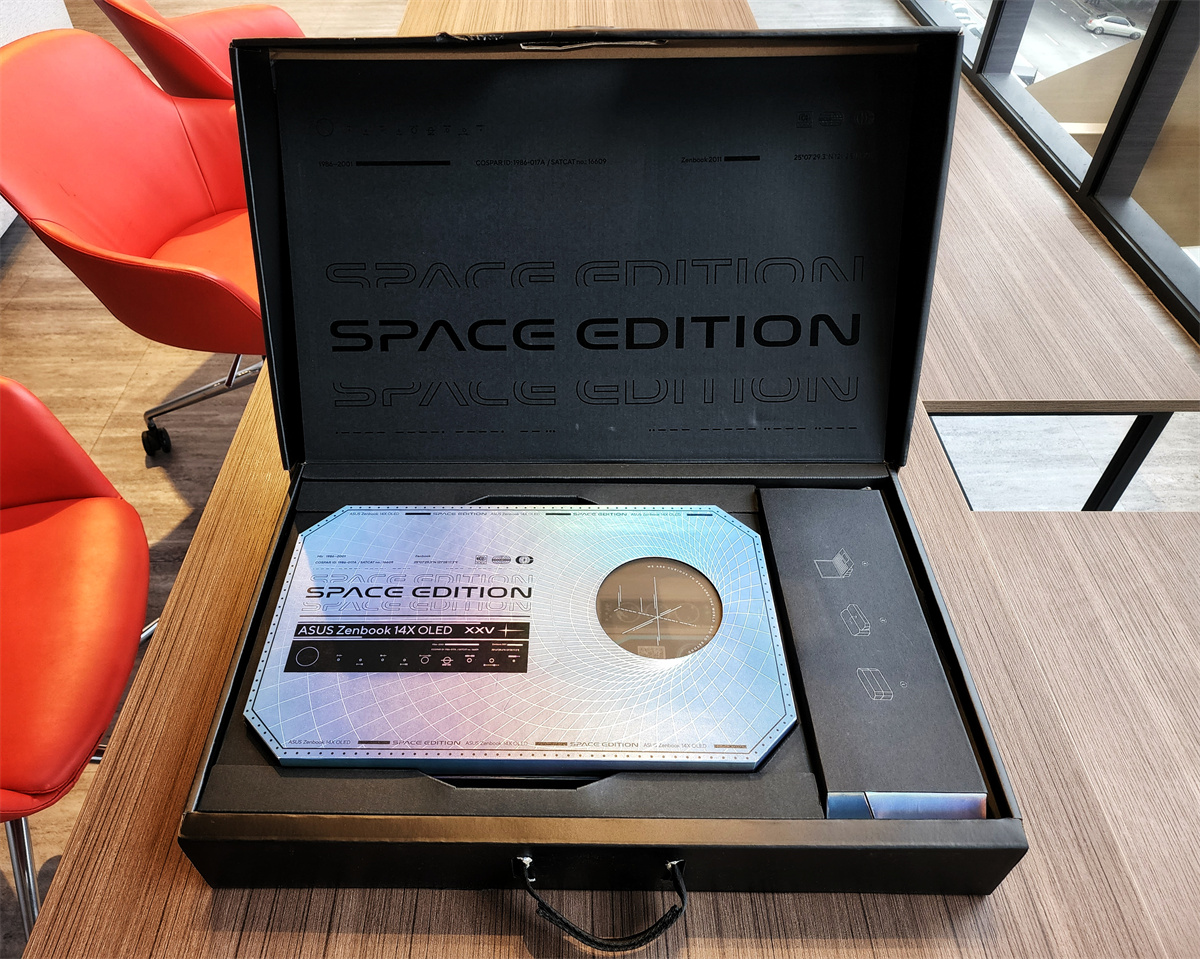 Asus Zenbook 14X OLED SPACE EDITION 體驗評測：太空元素設計獨特兼高檔，想跟它一起私奔到月球！ 3