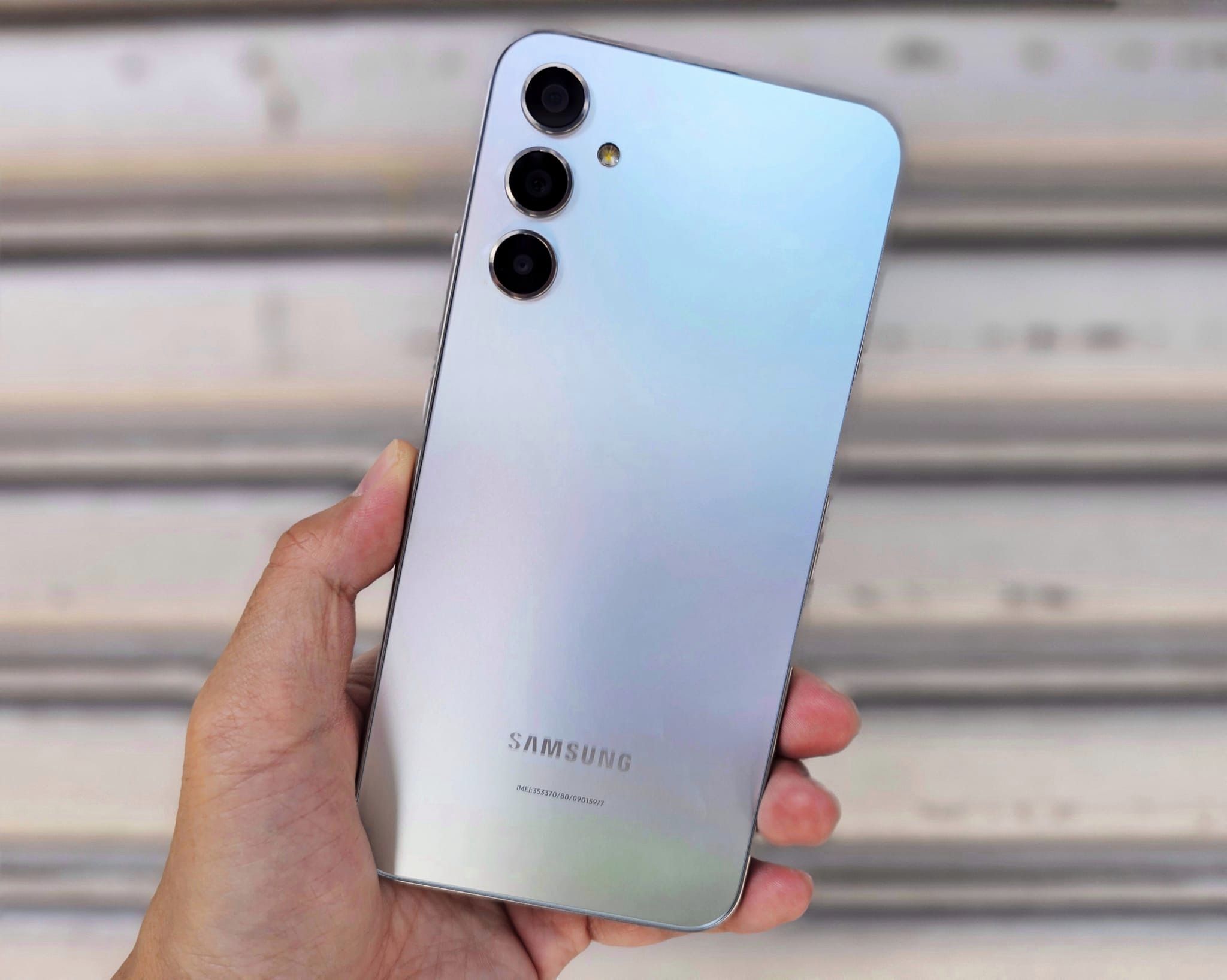 Samsung Galaxy A34 5G 開箱初體驗：防水設計、OIS主攝、120Hz屏、雙喇叭與大電量全到齊！ 4