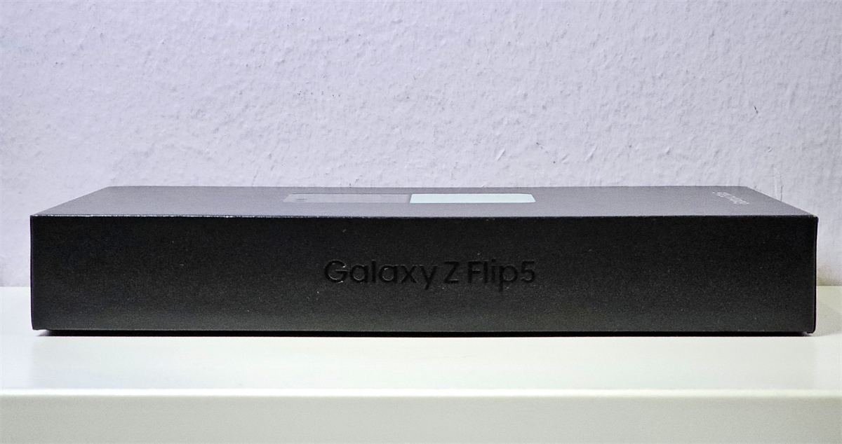 Samsung Galaxy Z Flip5 開箱初評測：外屏的誘惑，您擋得住嗎？ 348