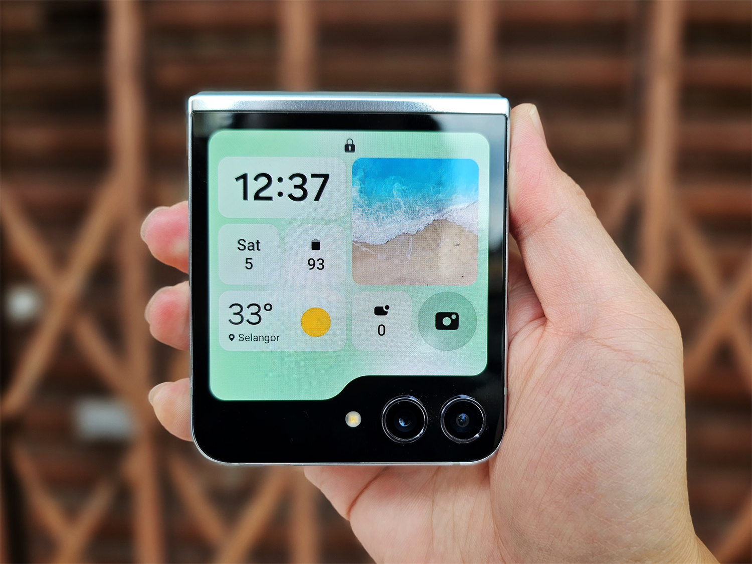 Samsung Galaxy Z Flip5 開箱初評測：外屏的誘惑，您擋得住嗎？ 11