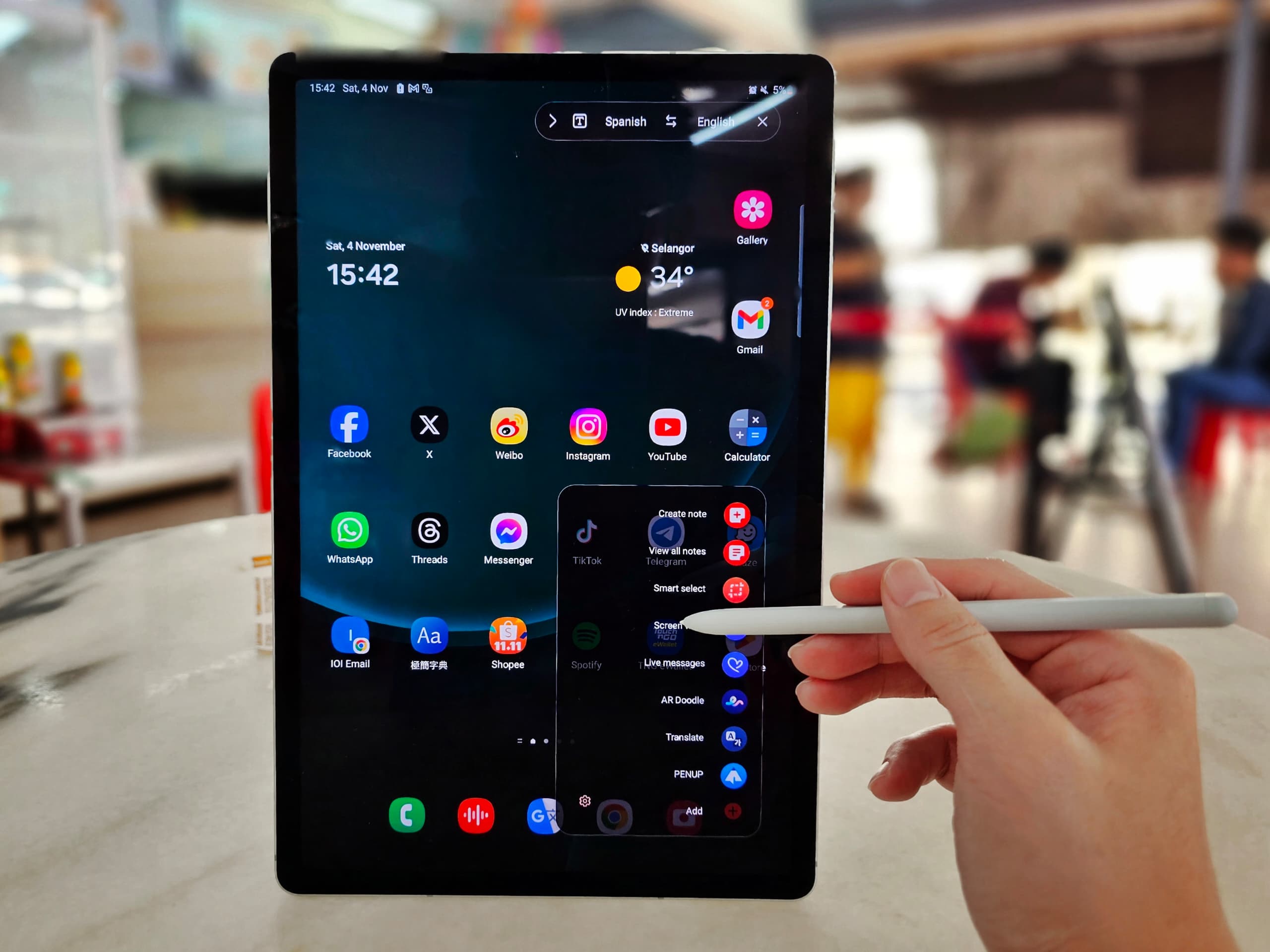 Samsung Galaxy Tab S9 FE+ 開箱初評測：時尚與防水設計融於一身的中高階 Android 平板電腦！ 11