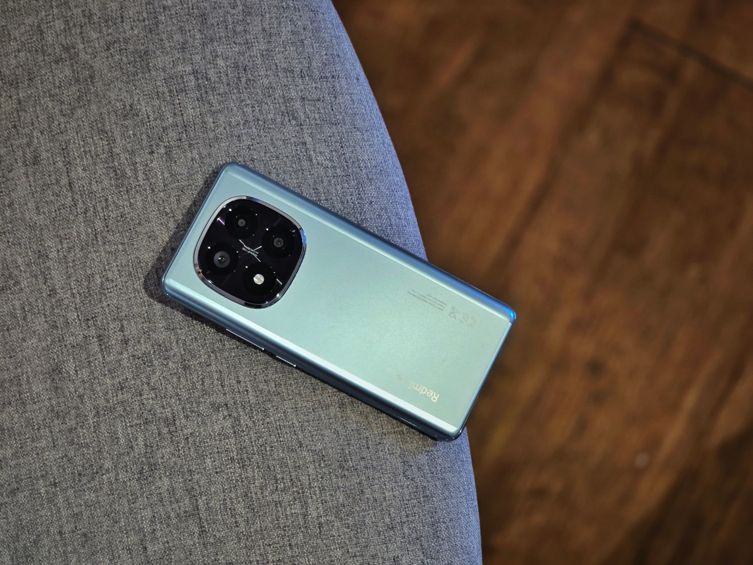 Redmi Note 14 Pro 系列：有史以來最坚固的紅米小金剛；IP68防水設計 + AI 智能要您日常更省心！ 2