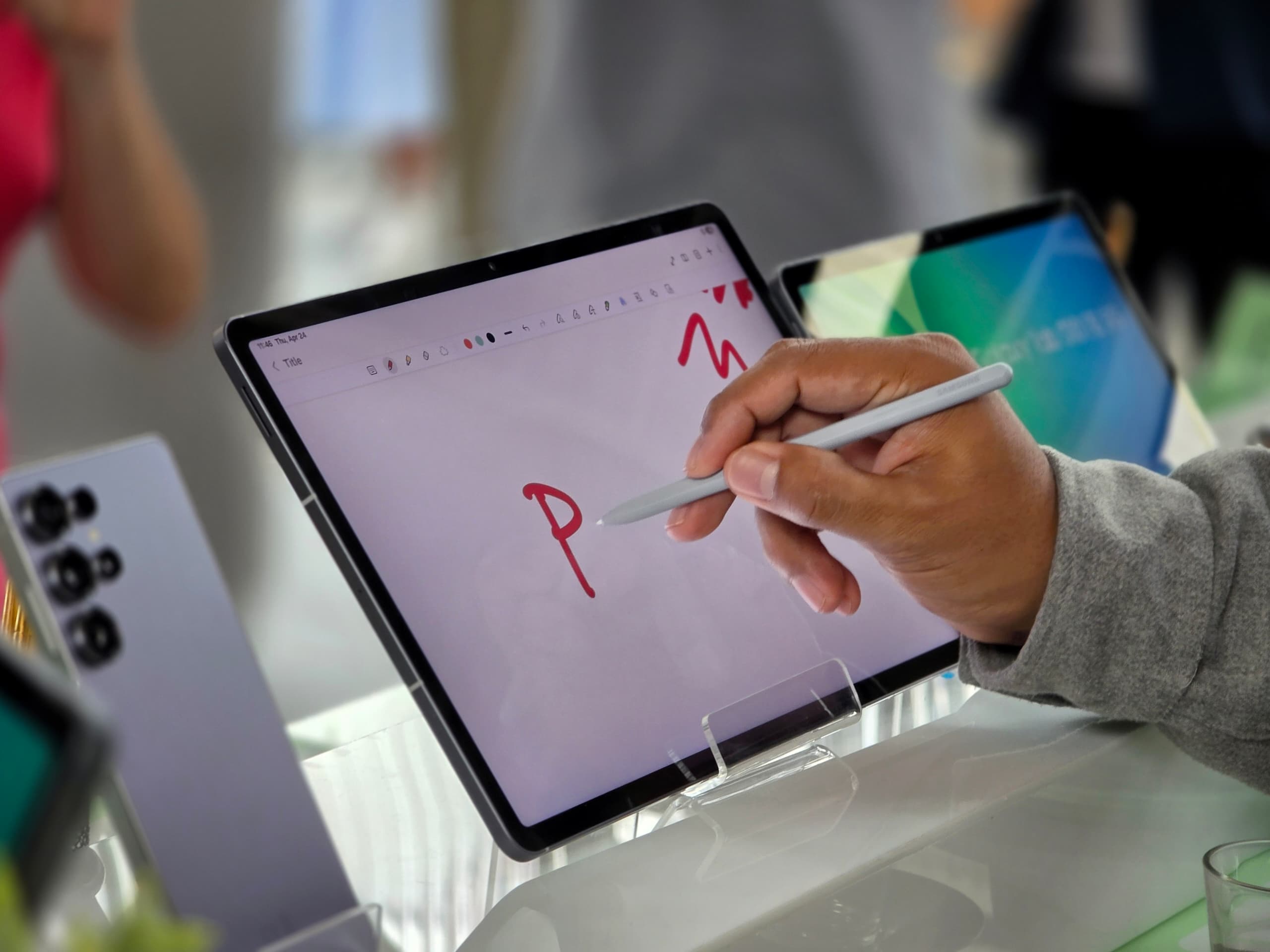 最大13.1寸屏、IP68防水、新增AI功能：Samsung Galaxy Tab S10 FE 系列正式在大馬發布；售價從RM2,199起！ 8