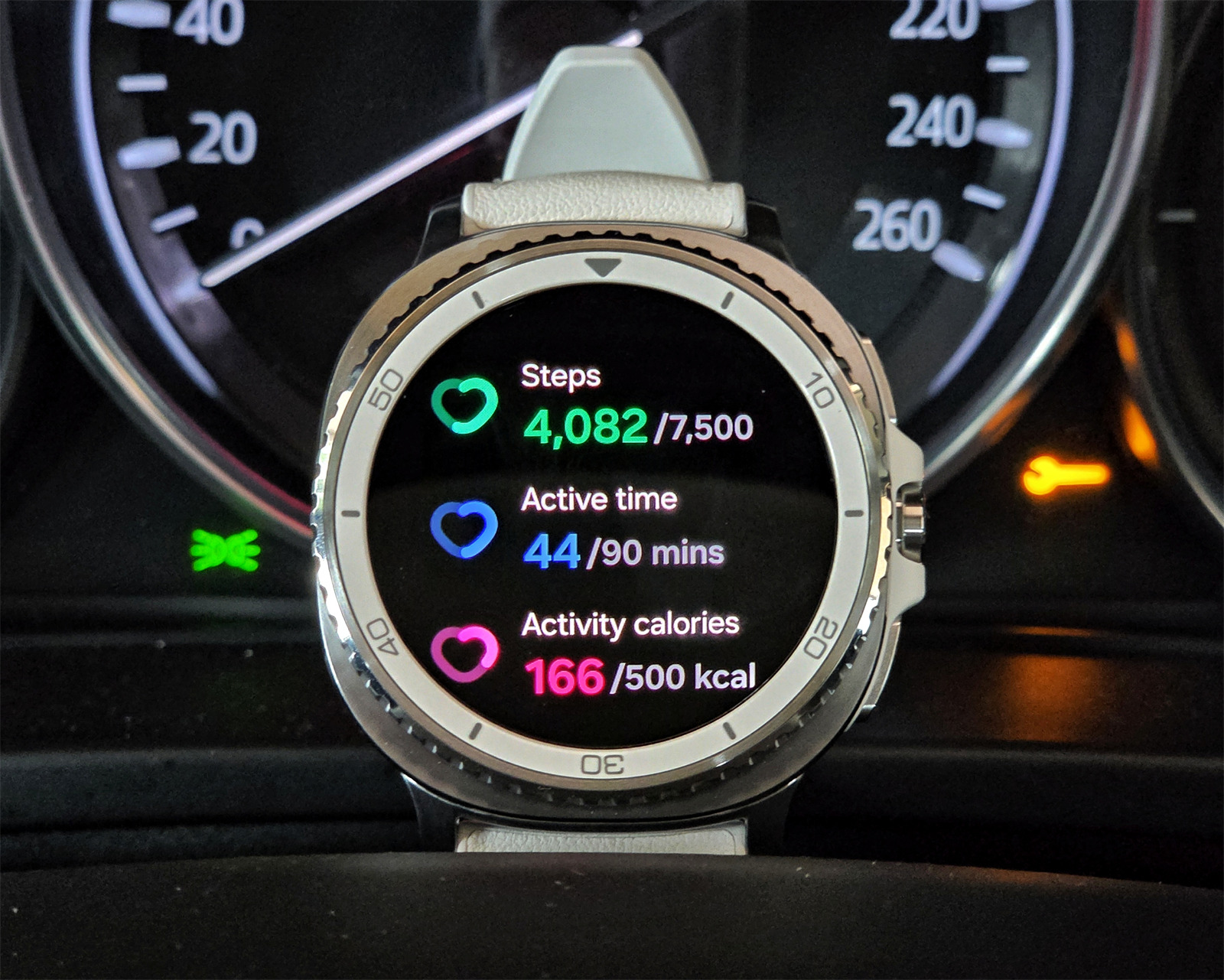 Samsung Galaxy Watch8 Classic 評測：實體旋轉錶圈與 Gemini AI 加持，讓這款經典智能錶更具魅力！ 16