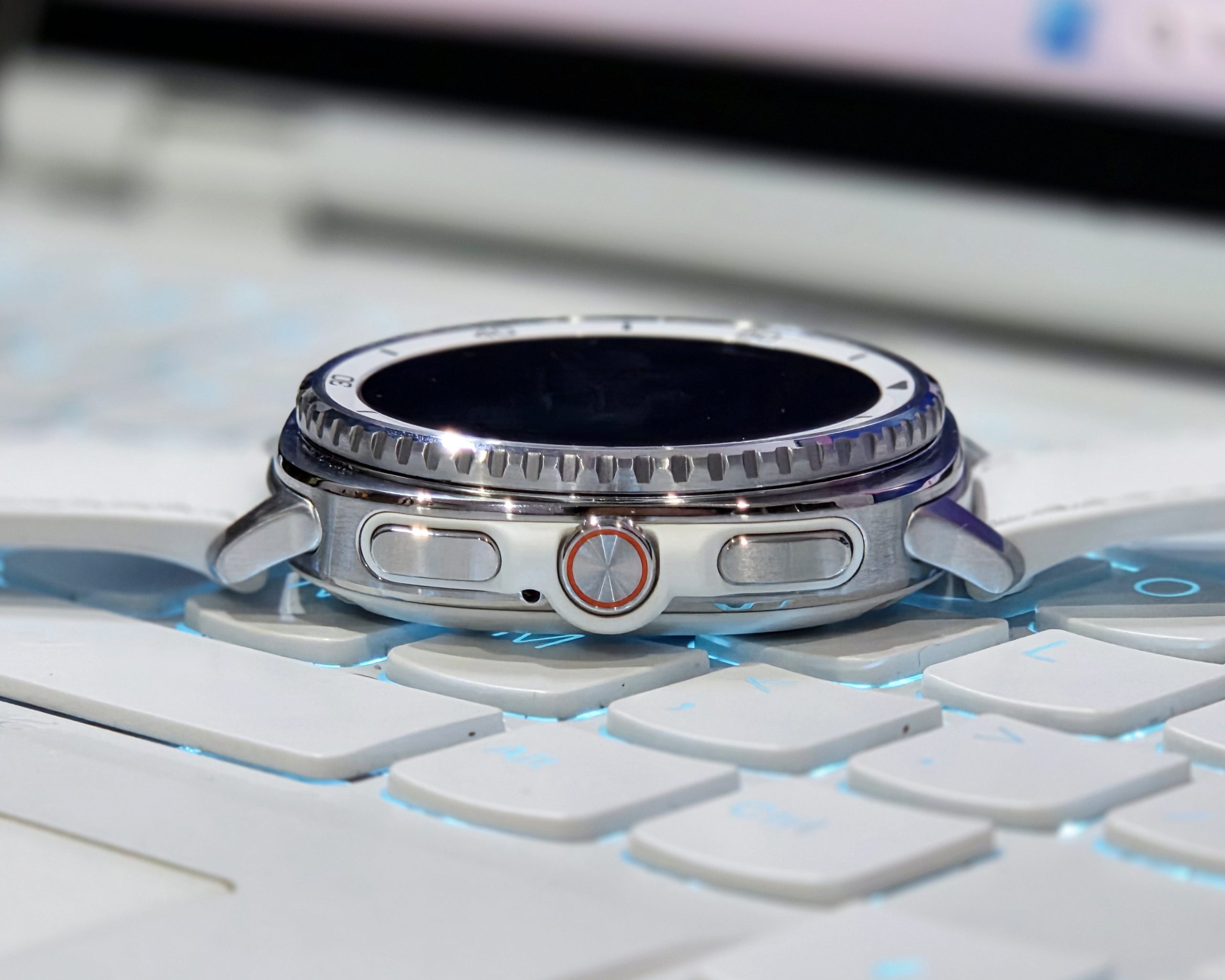 Samsung Galaxy Watch8 Classic 評測：實體旋轉錶圈與 Gemini AI 加持，讓這款經典智能錶更具魅力！ 5