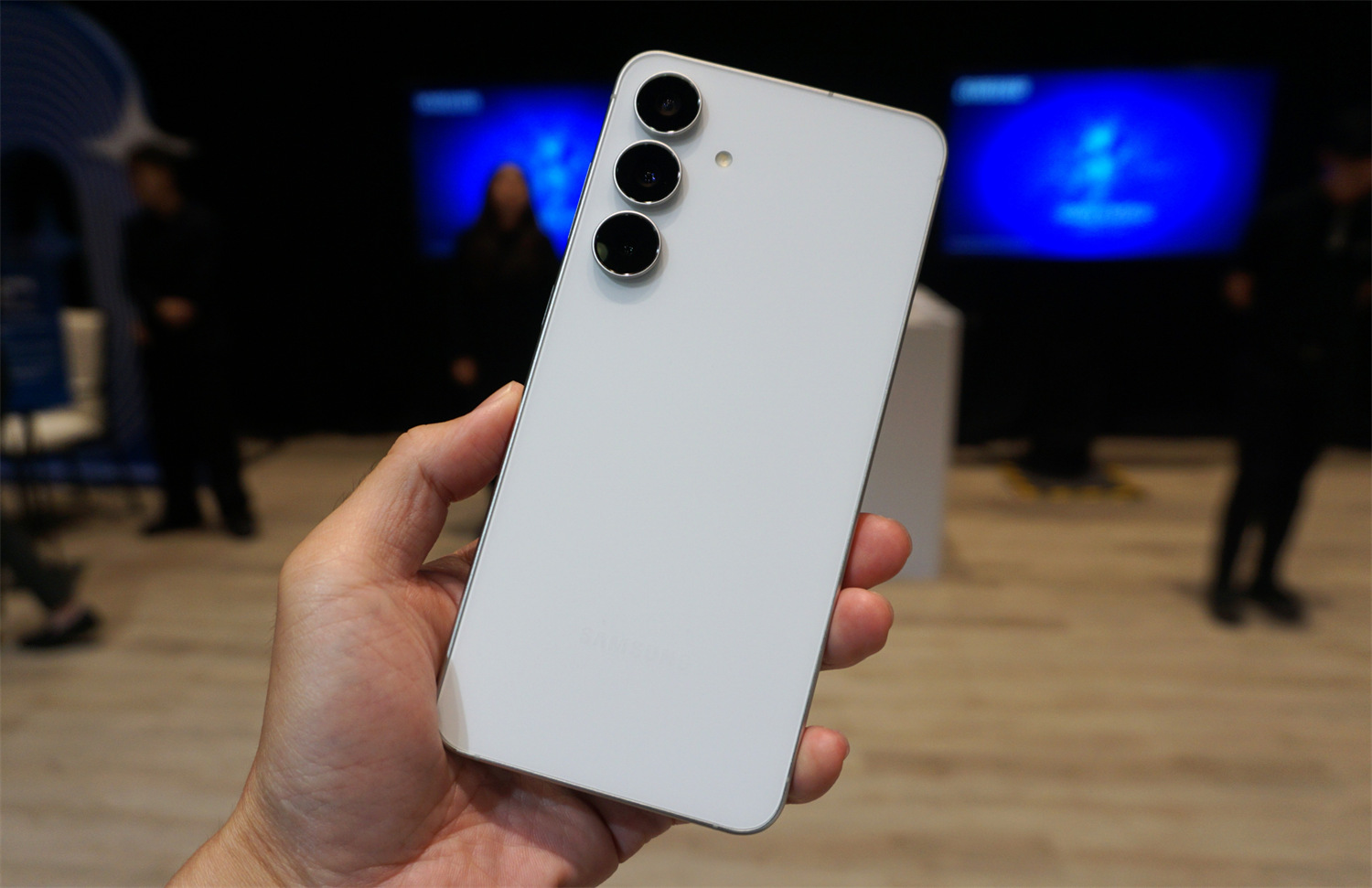 更輕薄設計、更高屏佔比、更大電量：Samsung Galaxy S25 FE 與 Galaxy Tab S11 系列上手初體驗分享！ 1