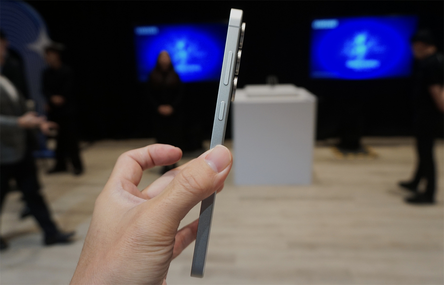 更輕薄設計、更高屏佔比、更大電量：Samsung Galaxy S25 FE 與 Galaxy Tab S11 系列上手初體驗分享！ 2