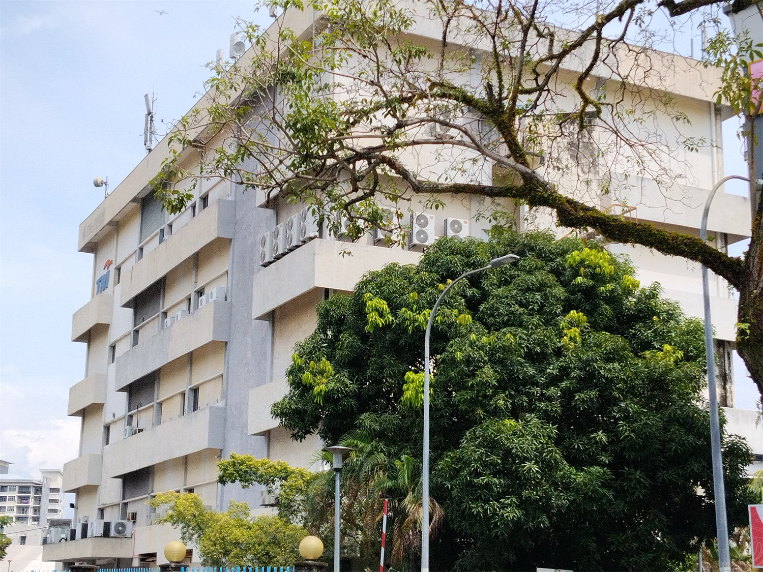 Redmi 15 評測：滿足您對超大屏與大電量需求的入門級智能手機！ 18