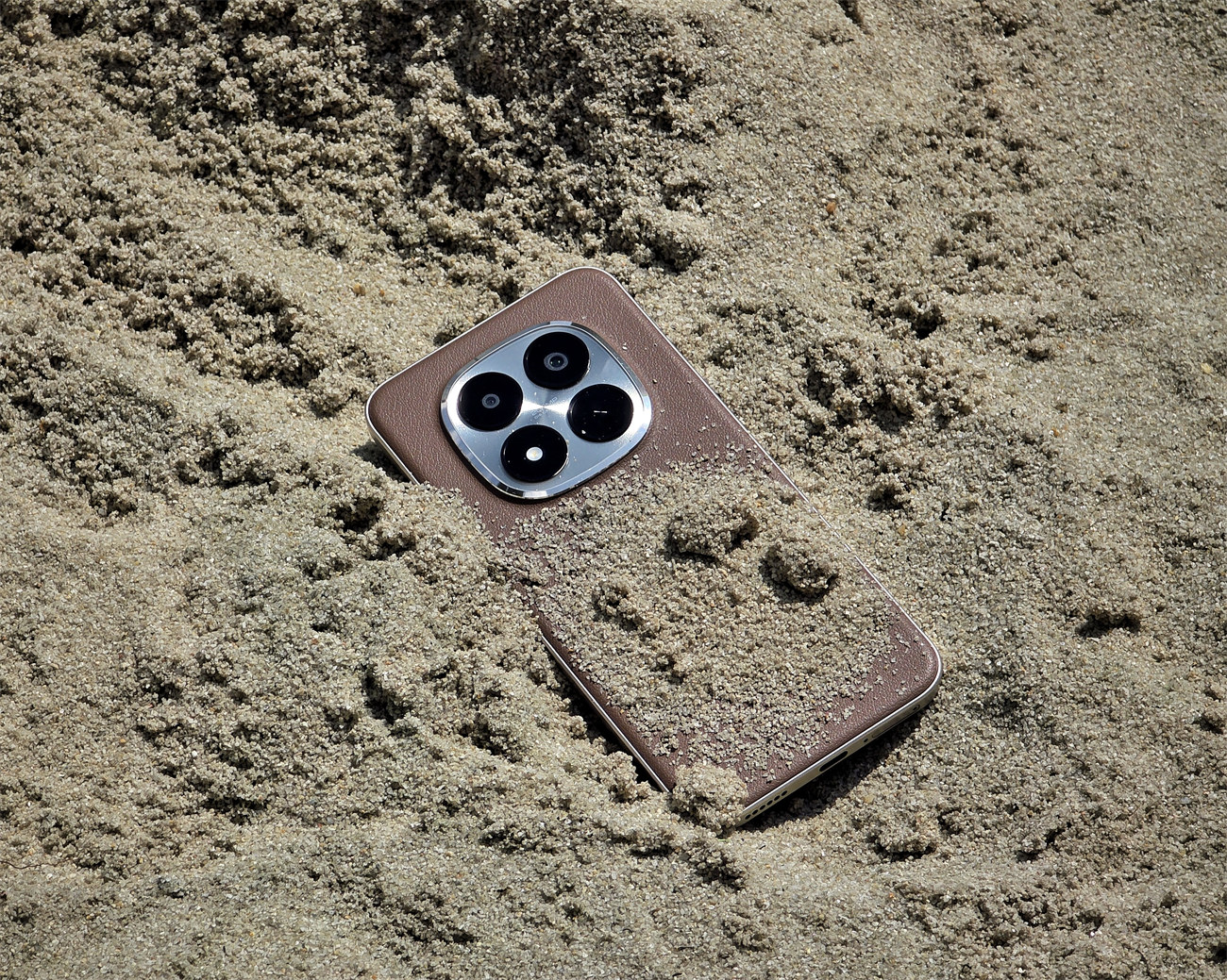 中階價位給您旗艦級耐用度：REDMI Note 15 Pro+ 重新定義中階機「耐操耐用」標準！ 6