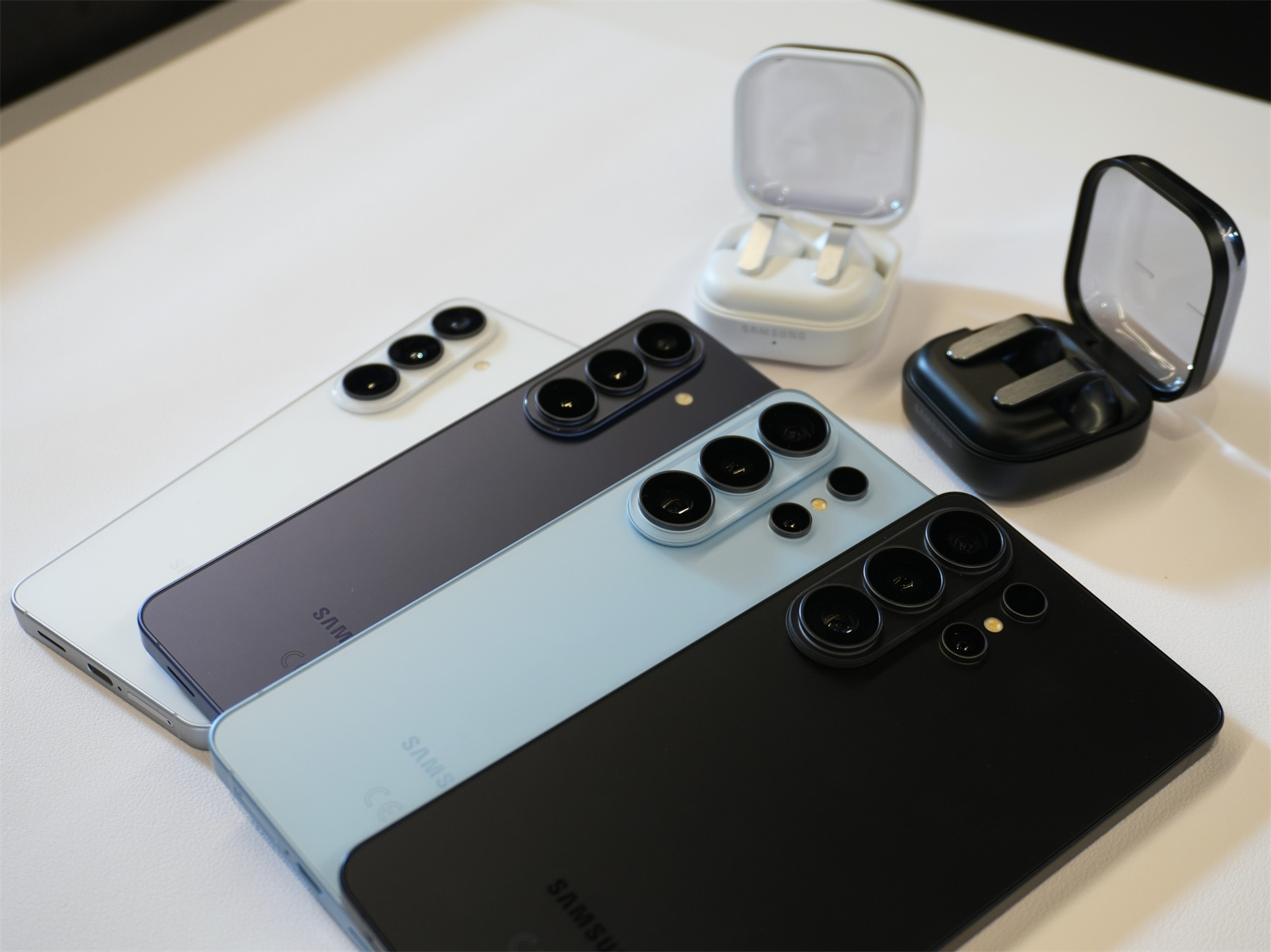 大馬售價與預購詳情揭曉：Samsung Galaxy S26 系列與 Galaxy Buds4 系列真機圖賞有主要賣點搶先看！ 4