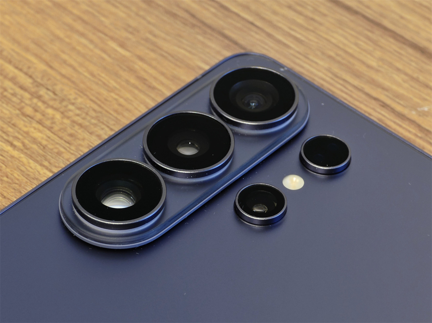 Samsung Galaxy S26 Ultra 評測：「軟硬兼施」進化；憑隱私螢幕與更強 AI 突圍的年度旗艦！ 34