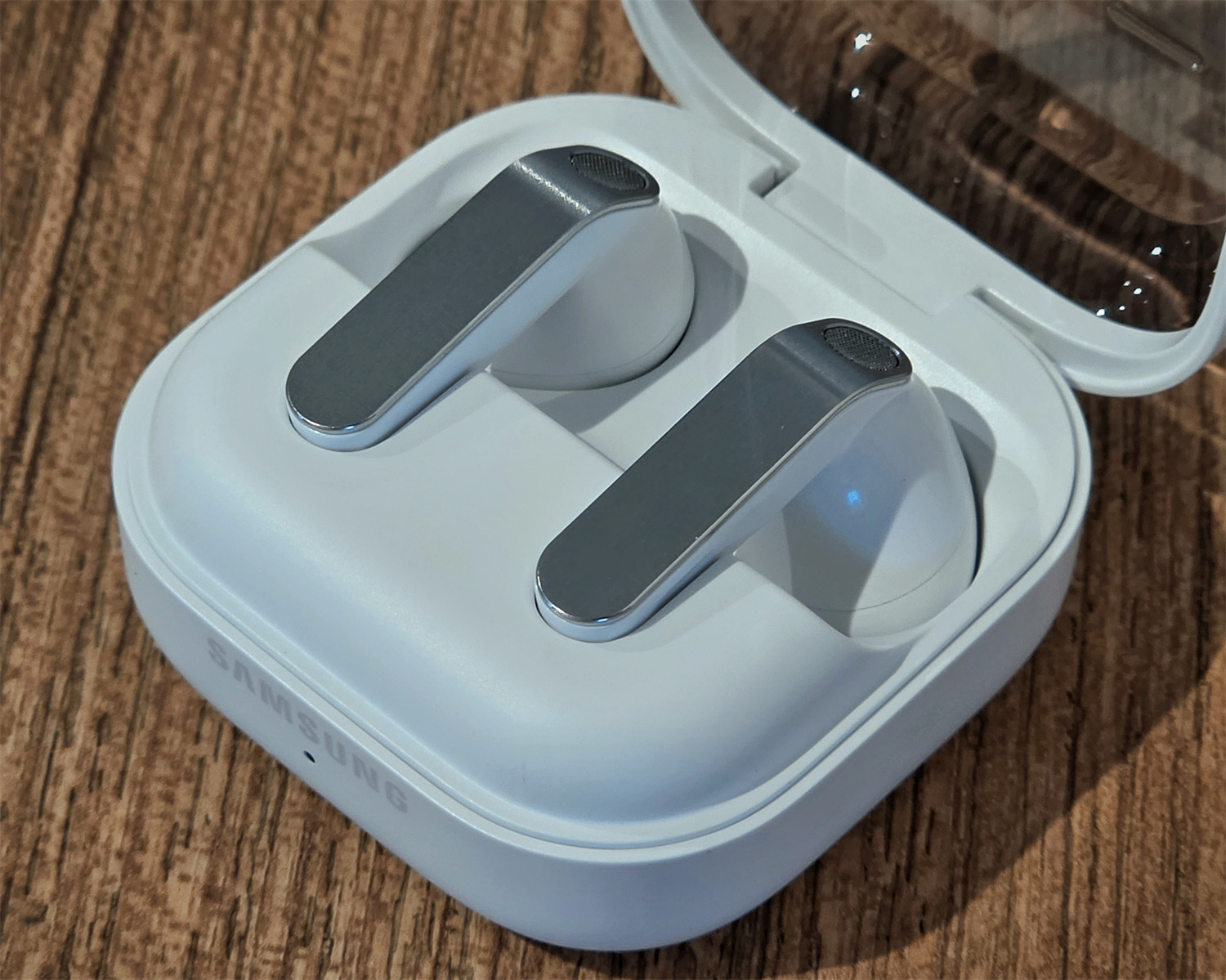 Samsung Galaxy Buds4 評測：更輕盈的開放式 Galaxy 耳機；ANC 降噪與 AI 功能全包攬！ 6