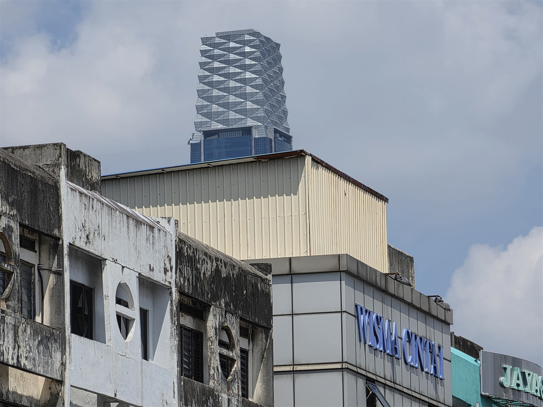 Samsung Galaxy S26 Ultra 評測：「軟硬兼施」進化；憑隱私螢幕與更強 AI 突圍的年度旗艦！ 60