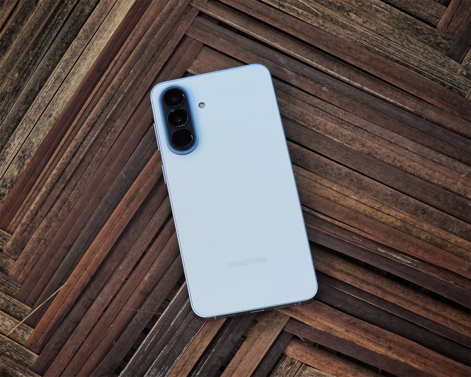 Samsung Galaxy A57 5G 開箱評測：更輕薄設計、更清晰夜拍、更好玩 AI；七大體驗升級一次看懂！ 1