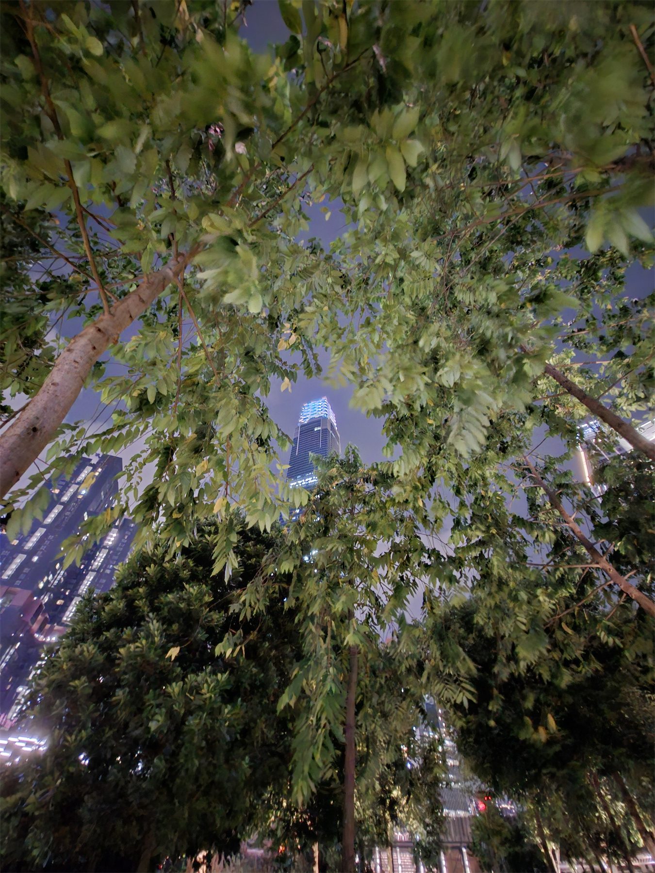 Samsung Galaxy A57 5G 夜拍實測：夜拍更明亮？從吉隆坡 TRX 看見更穩定的 Nightography 體驗！ 22