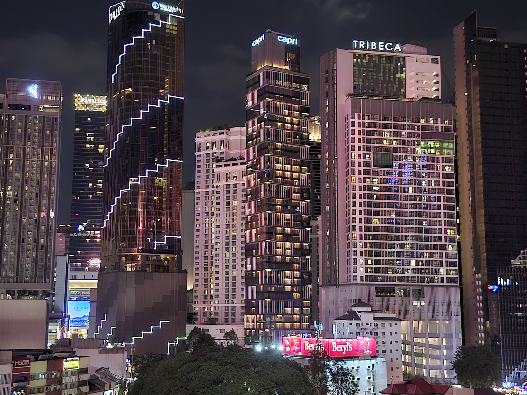 Samsung Galaxy A57 5G 夜拍實測：夜拍更明亮？從吉隆坡 TRX 看見更穩定的 Nightography 體驗！ 16