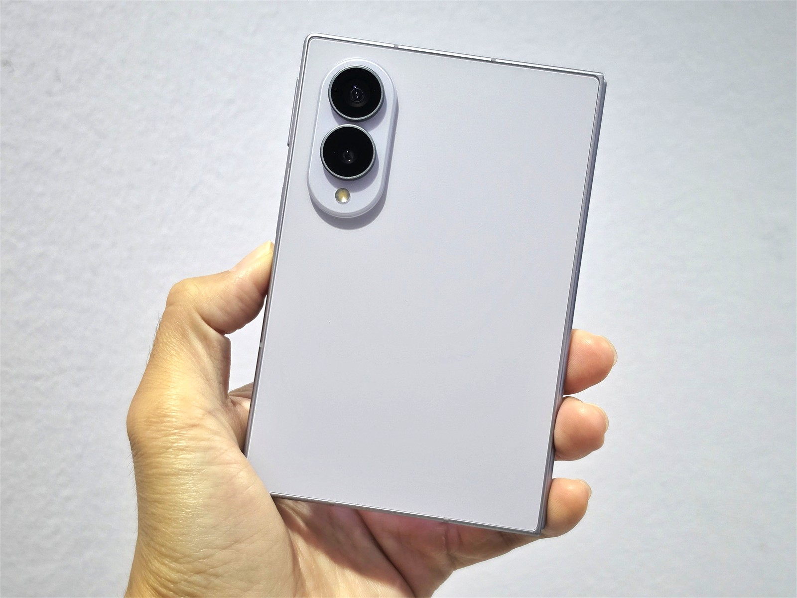 Samsung Galaxy Z Fold8 詳細評測：全新更寬螢幕比例，會是摺疊手機走向主流的轉折點嗎？ 2