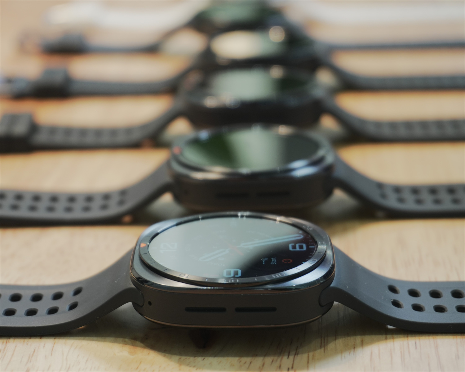 上手體驗：Samsung Galaxy Watch Ultra 2 與 Galaxy Watch9 正式發佈；設計更輕薄；續航力與性能有感升級！ 3