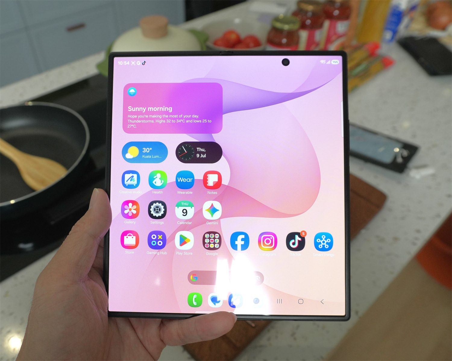 新寬摺叠手機發佈 ：Samsung Galaxy Z Fold8 Ultra、Galaxy Z Fold8 與 Z Flip8 上手體驗與主要賣點搶先看！ 20
