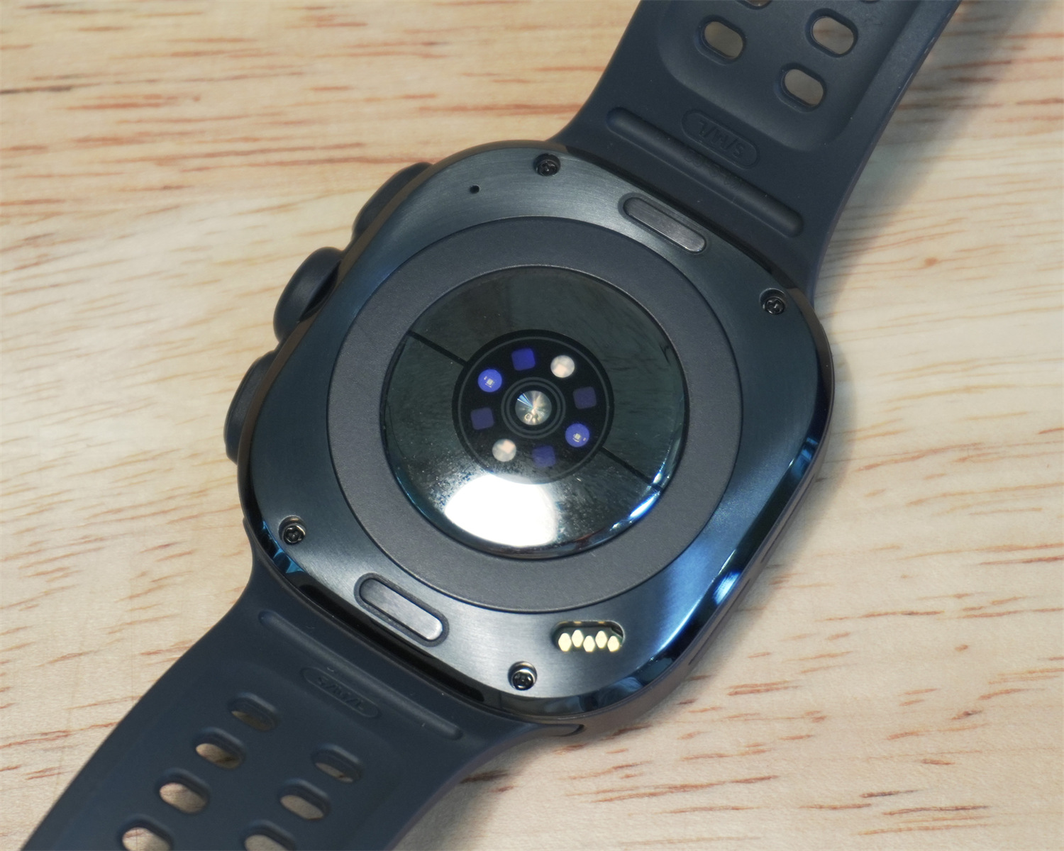 上手體驗：Samsung Galaxy Watch Ultra 2 與 Galaxy Watch9 正式發佈；設計更輕薄；續航力與性能有感升級！ 7