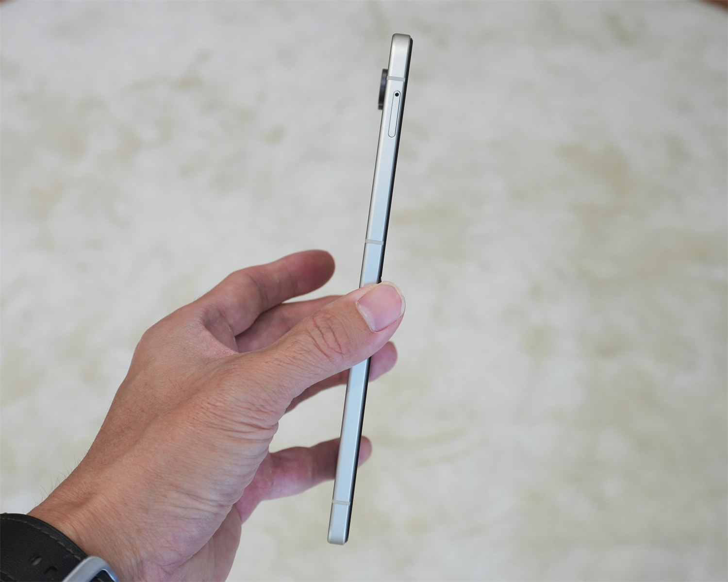 新寬摺叠手機發佈 ：Samsung Galaxy Z Fold8 Ultra、Galaxy Z Fold8 與 Z Flip8 上手體驗與主要賣點搶先看！ 28
